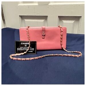 Authentic Chanel Women Wallet Pink Leather On Chain